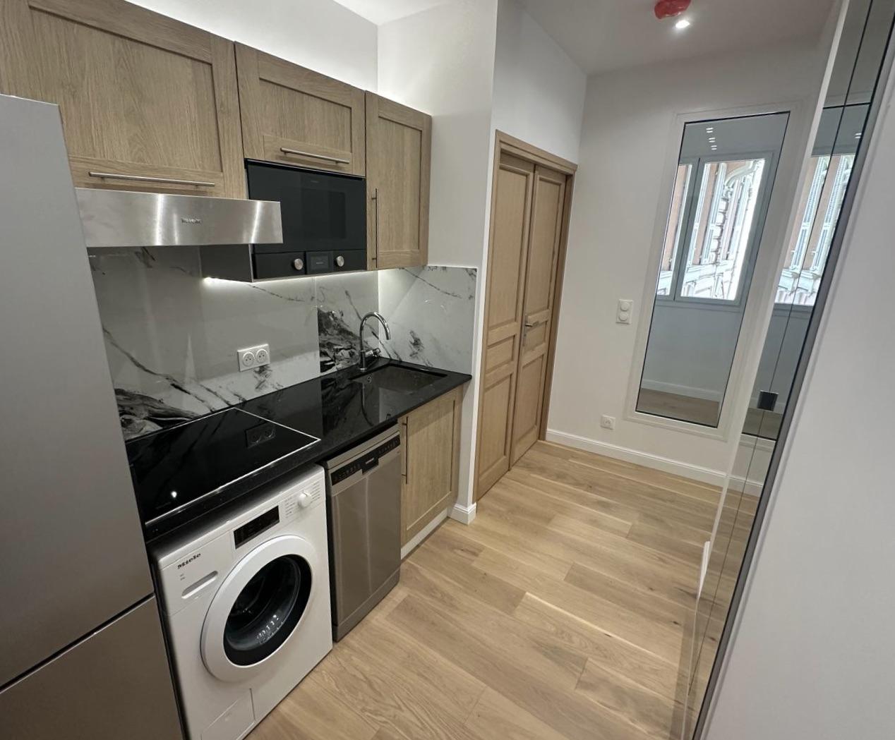 L'Ambassador - Boulevard des Moulins