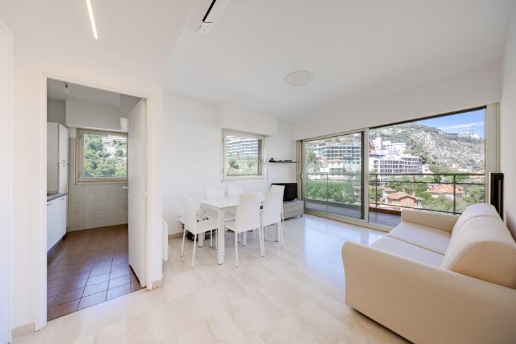 LUMINEUX DEUX PIÈCES EN ANGLE