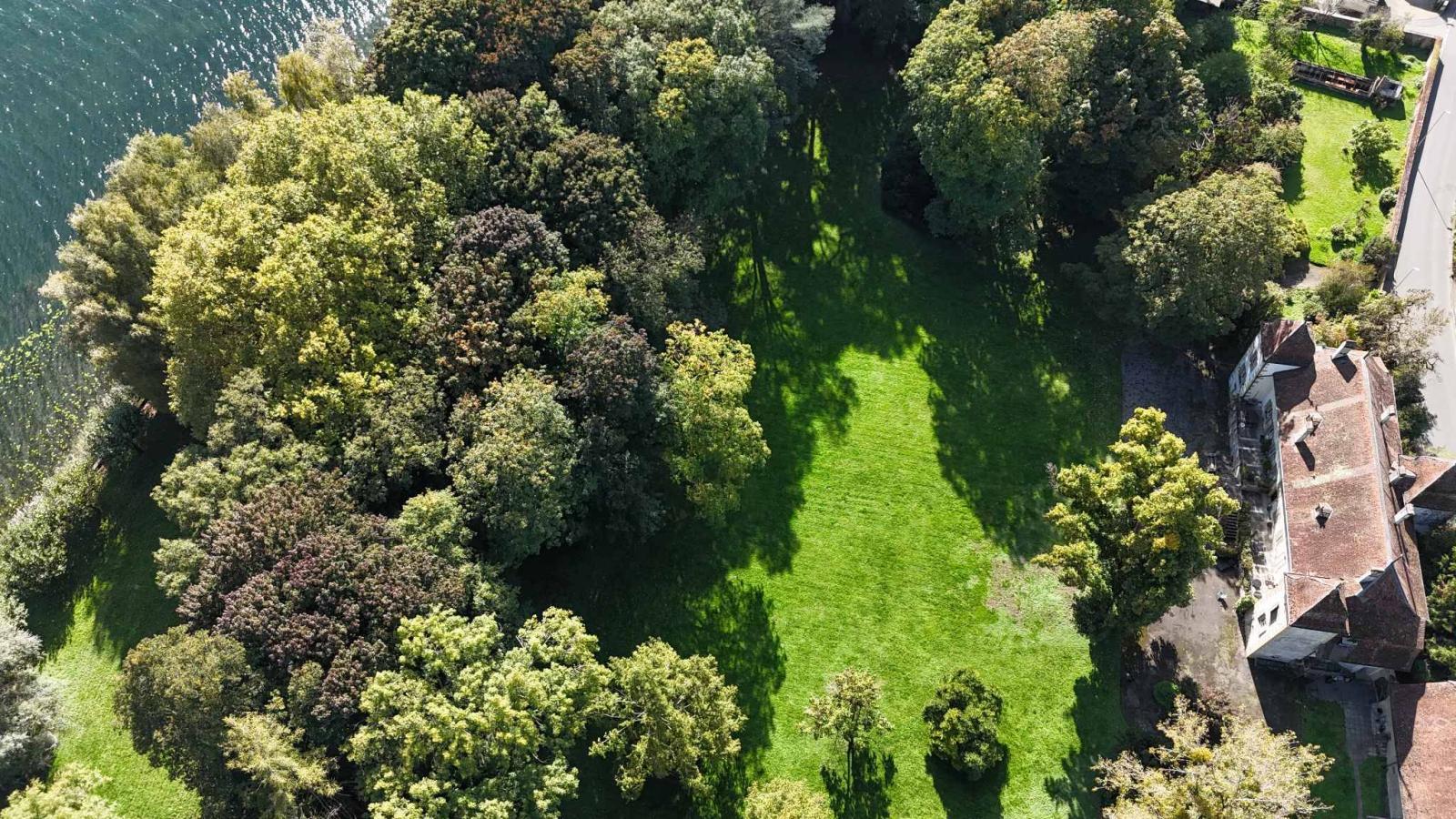 Un lieu riche d’histoire, face au lac de Morat