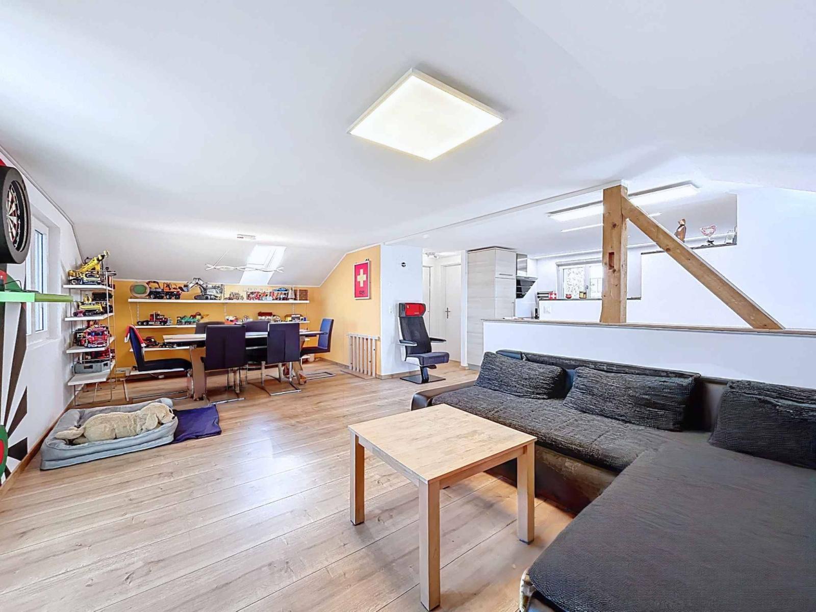 Freistehende Villa mit 5,5 Zimmern und großer Terrasse mit freiem Blic