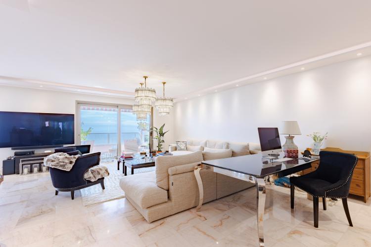 DUPLEX PENTHOUSE AVEC PISCINE