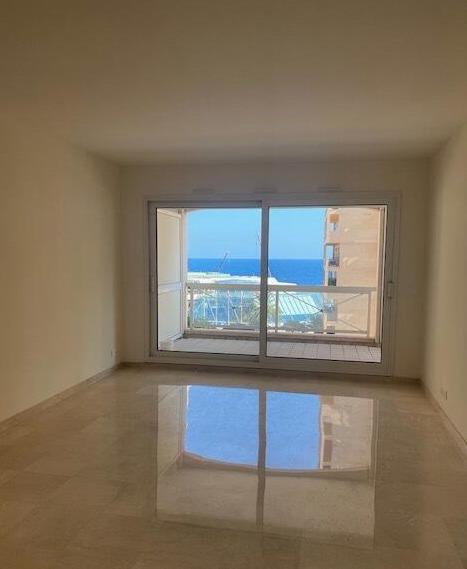 SPACIEUX DEUX PIECES