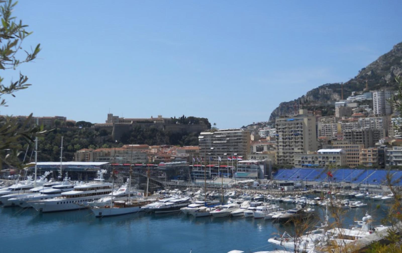 Bureau Meublé sur le port de Monaco