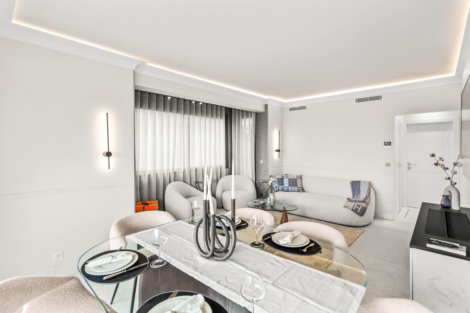 Riviera Palace: 4 Pièces Entièrement Rénové avec Vue Mer & Casino