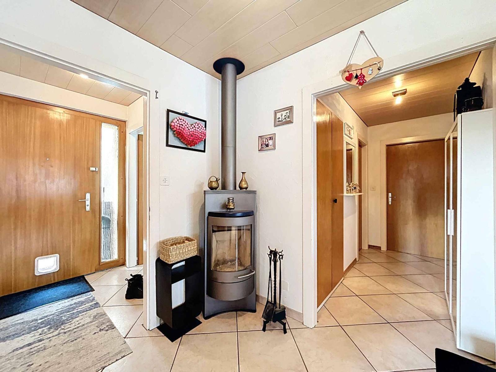 Charmante villa de 4.5 pièces, aménagée en 5.5 avec chambre supplémentaire