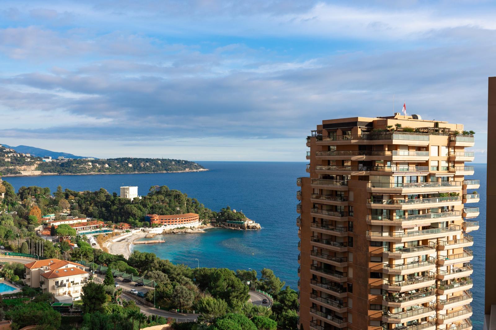MAGNIFIQUE APPARTEMENT RENOVE AVEC VUE MER