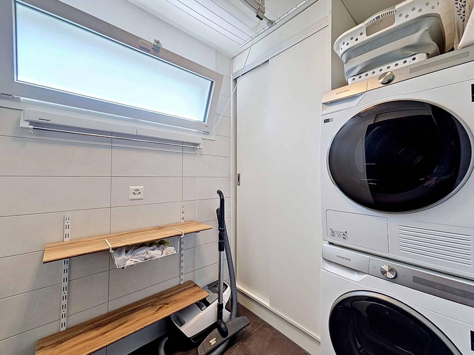 BELLE MAISON FAMILIALE DE 6.5 PIÈCES AVEC POTENTIEL D'ACTIVITÉ INDÉPENDANTE