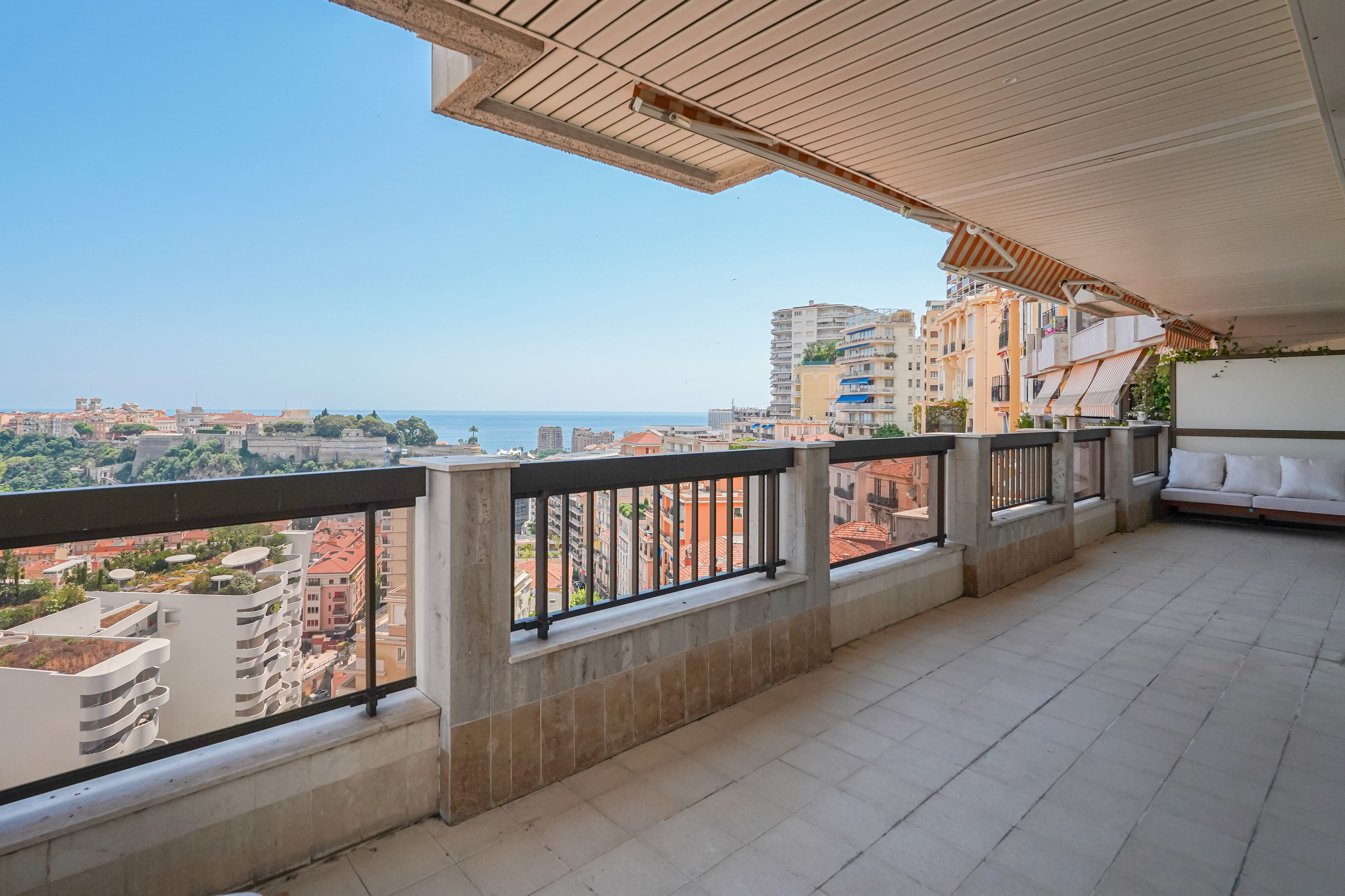G7tbv_balcon-beverly-palace-barnes-monaco-1751470914.jpg