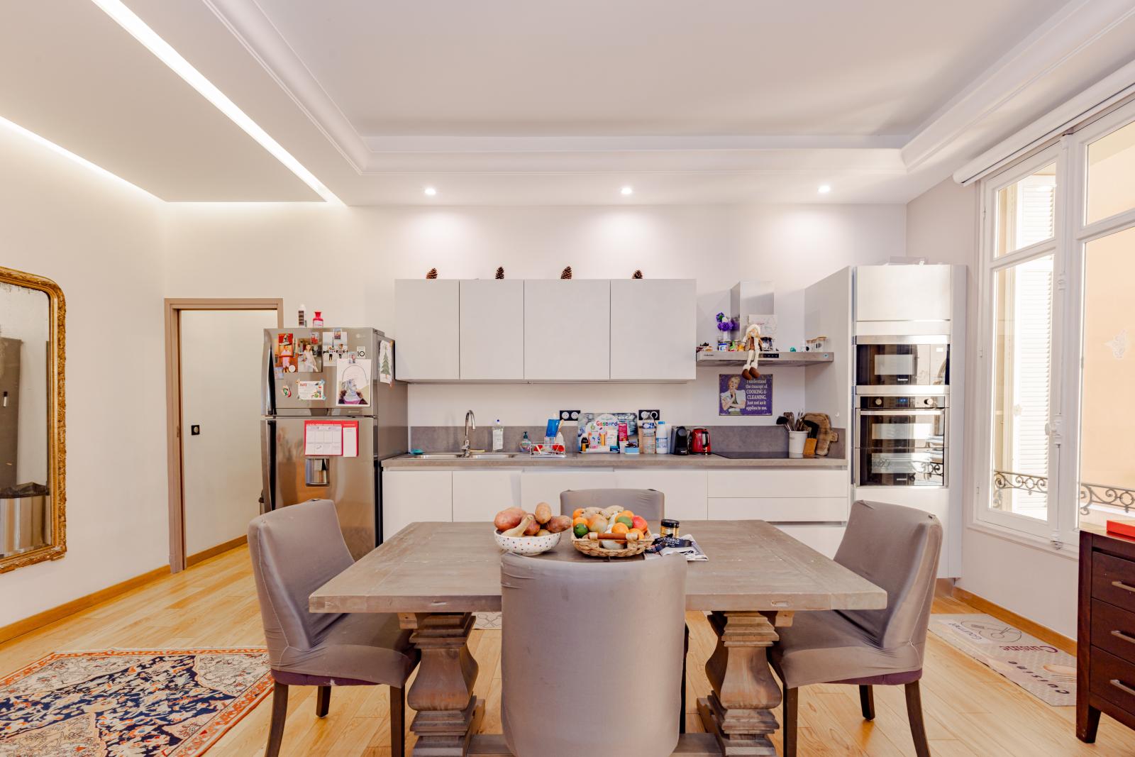 GRAND 3 PIECES AVEC PARKING CENTRAL