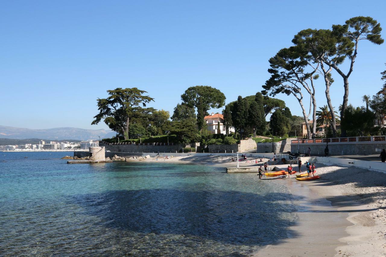 GhMx5_plage-des-ondes-sur-le-cap-d-antibes-9-1712070697.jpg