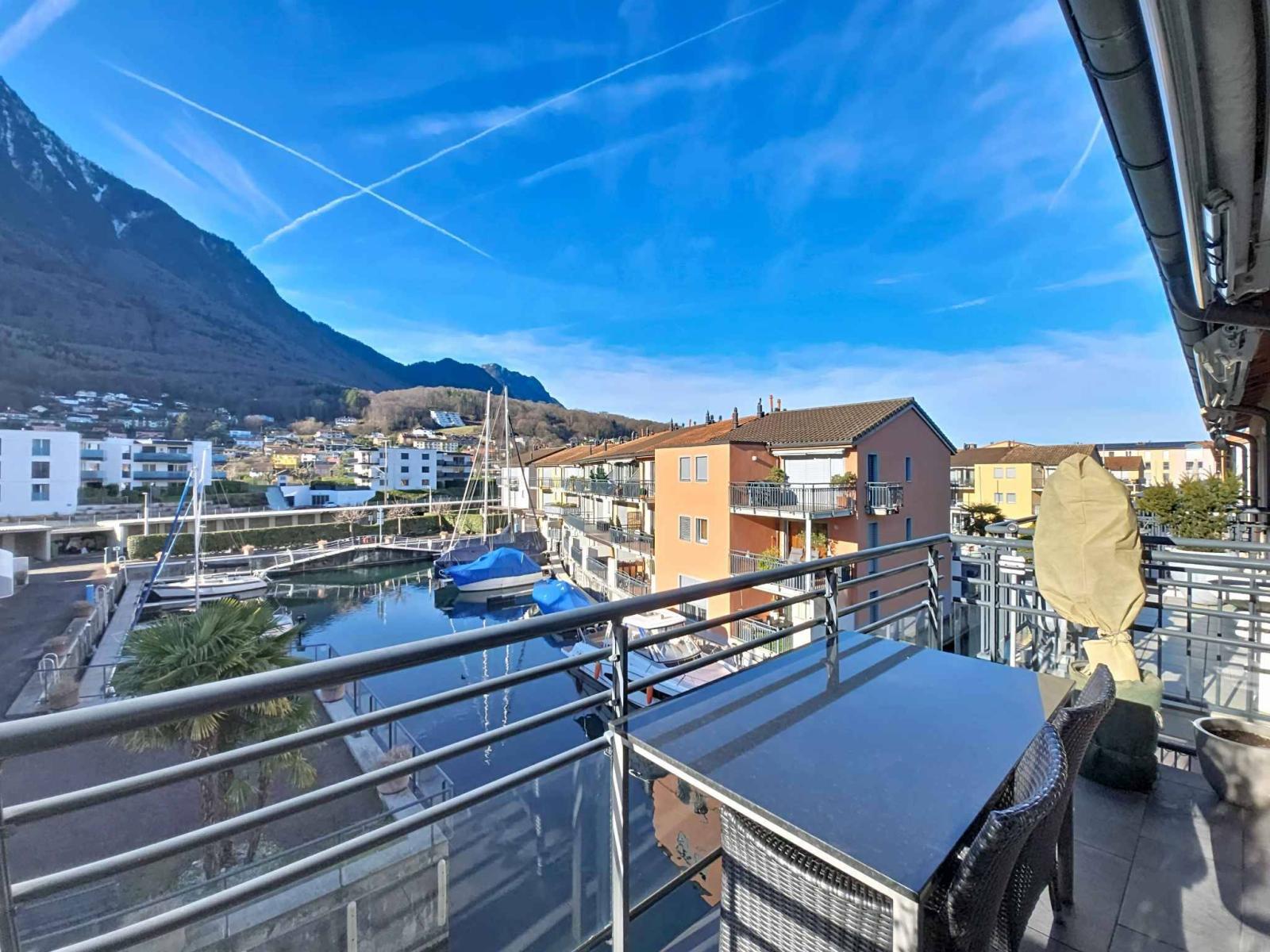 En exclusivité ! Superbe et lumineux 3 pièces avec place d'amarrage