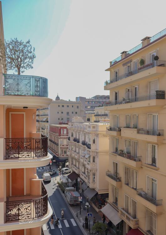 SOUS-OFFRE- APPARTEMENT 2P À RÉNOVER BEAU POTENTIEL - PALAIS DE LA TERRASSE