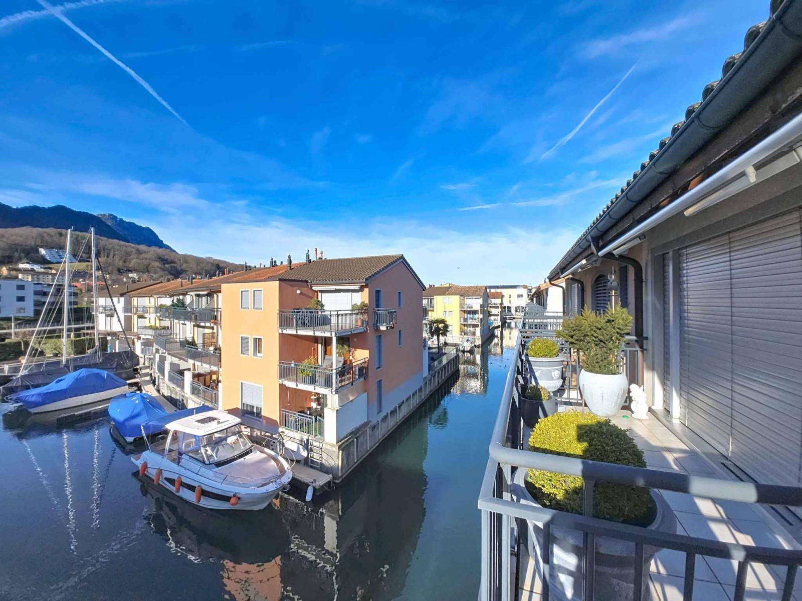 En exclusivité ! Superbe et lumineux 3 pièces avec place d'amarrage