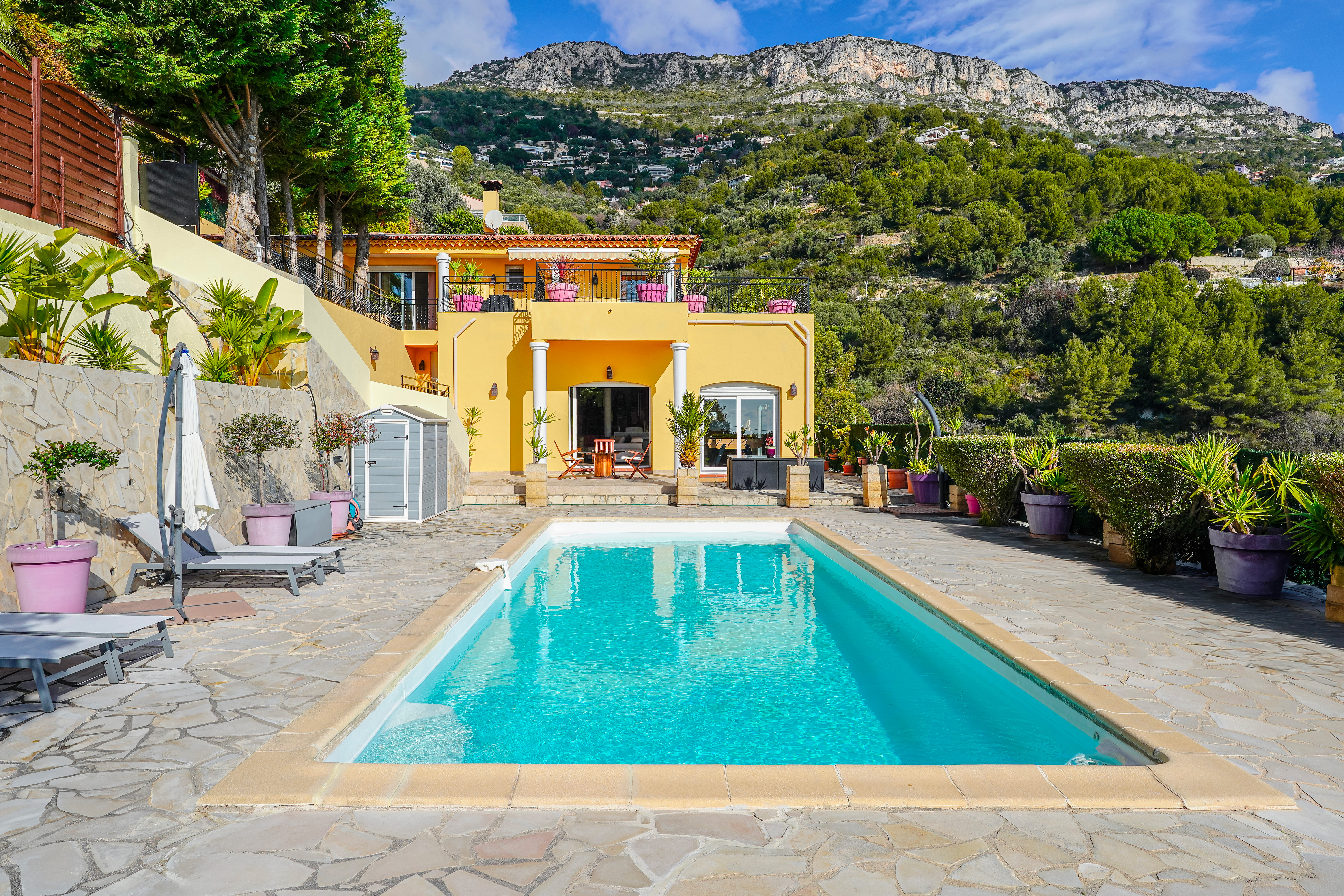 gQ5Jr_villa-large-2-saint-laurent-d-eze-valeri-agency-by-jm-barei-1772642583.jpg