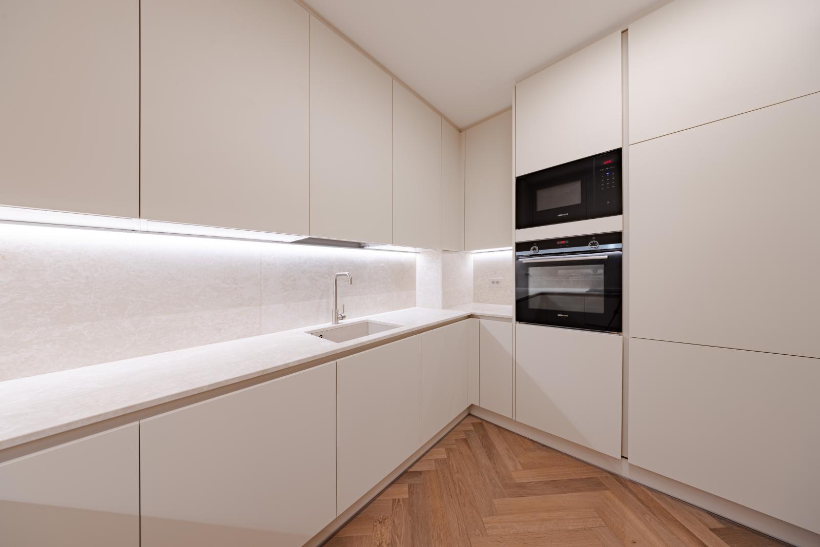 APPARTEMENT USAGE MIXTE PORT