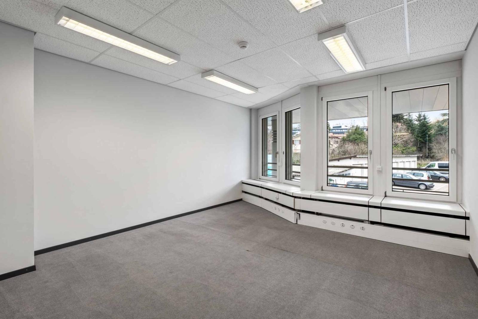 Bureaux 169m2 lumineux à proximité de l'aéroport et de la Place des Nations