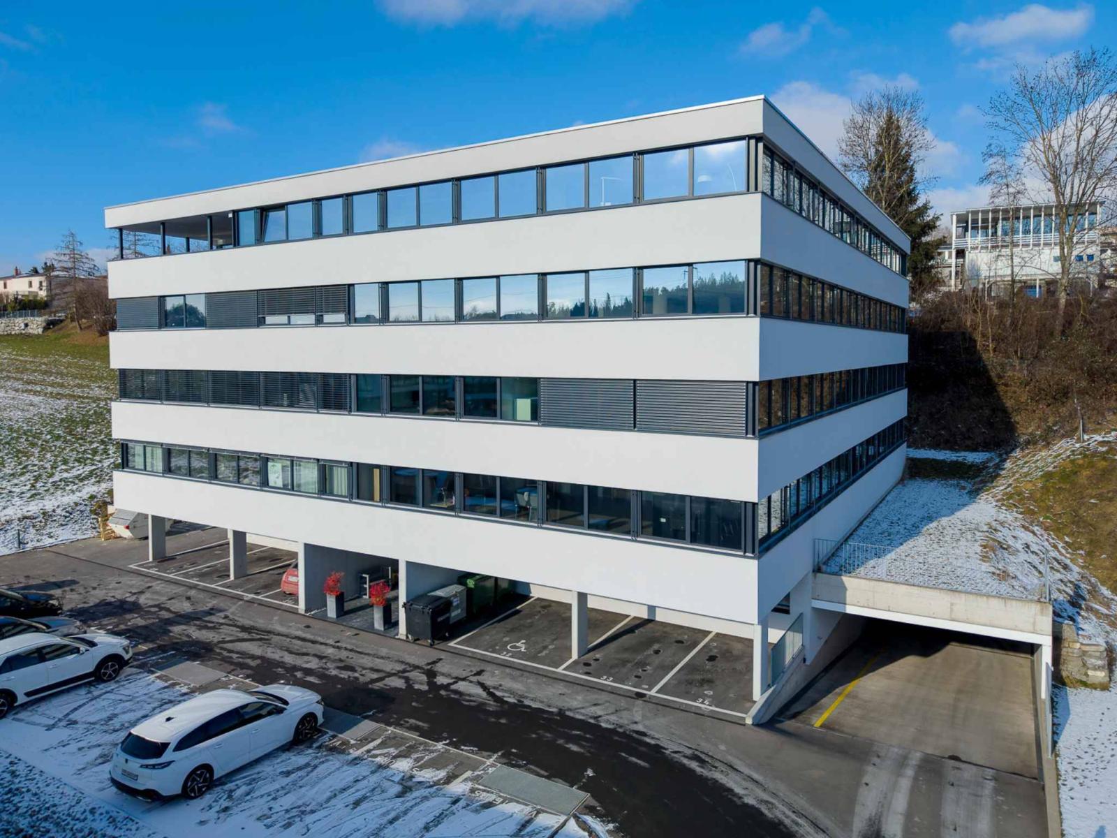 Atelier, laboratoire, locaux neufs de 140 m2 à louer à 10 mn de Fribourg