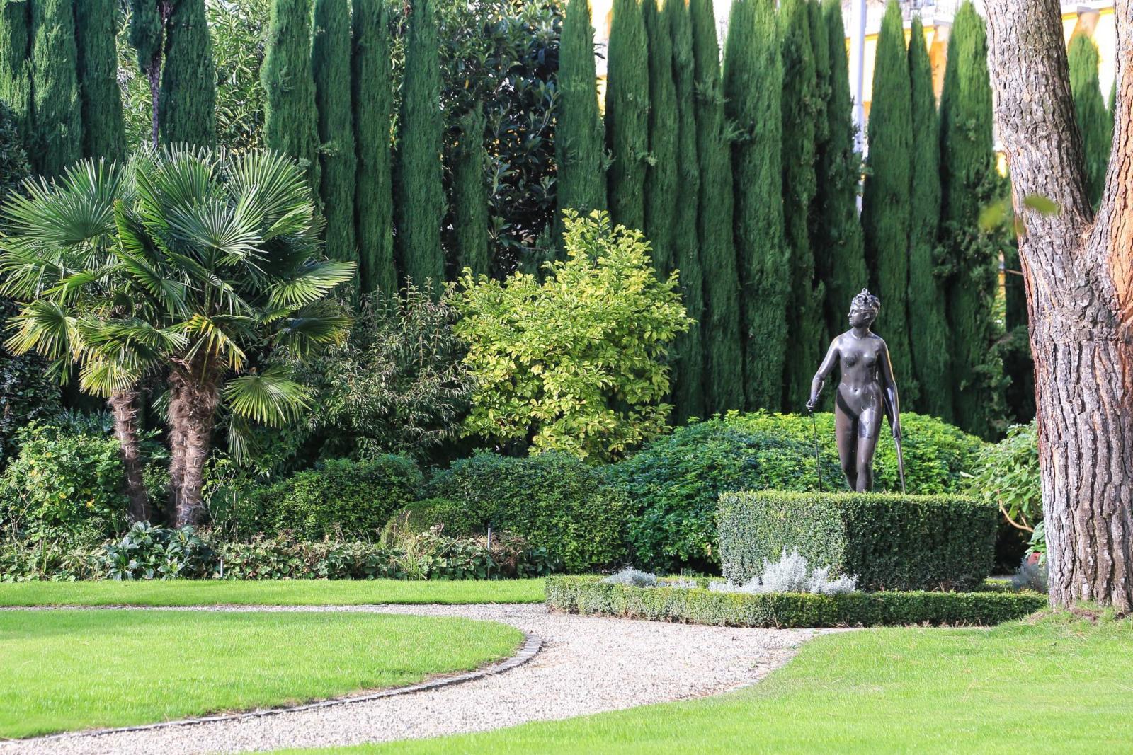 Perle architecturale au bord du lac