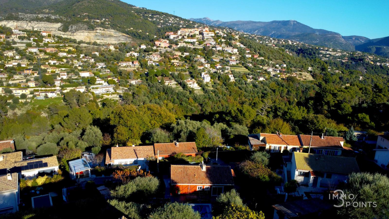 Villa familiale avec piscine – Secteur prisé