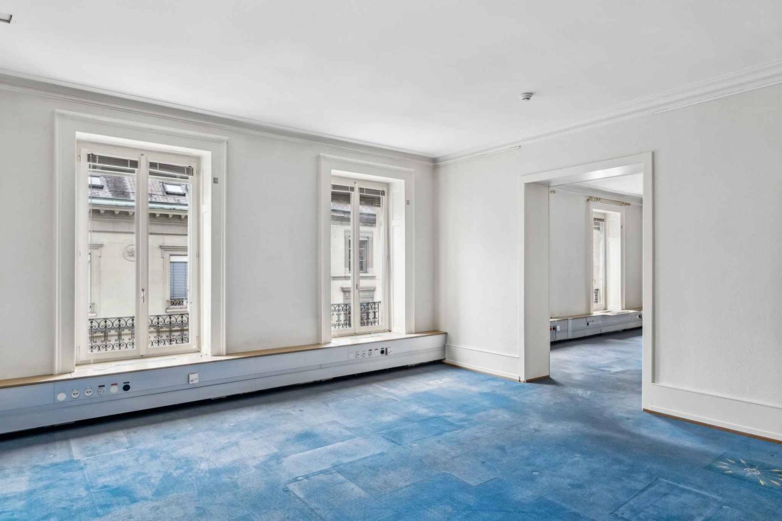 Immeuble administratif rénové de 1280m2 - Quartier des Banques