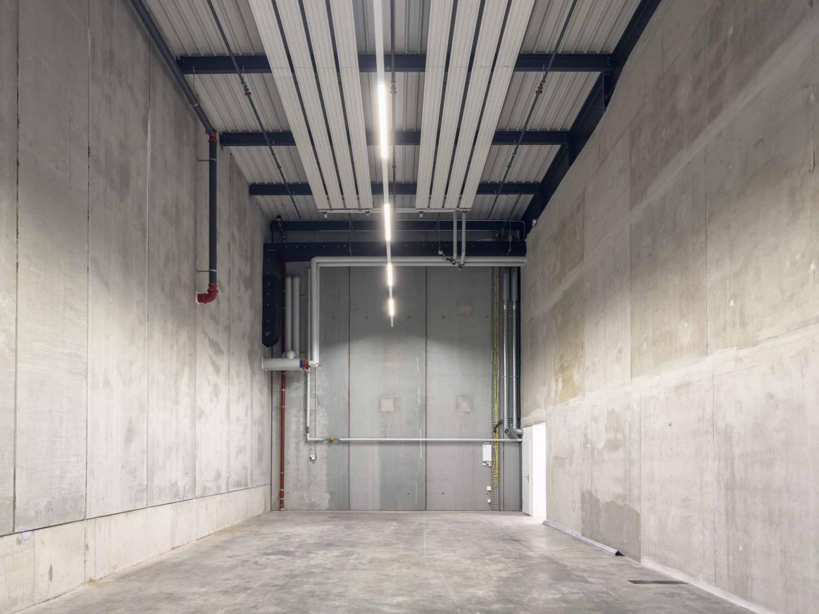 À Vendre : 3 Surfaces Industrielles modernes à Vernier