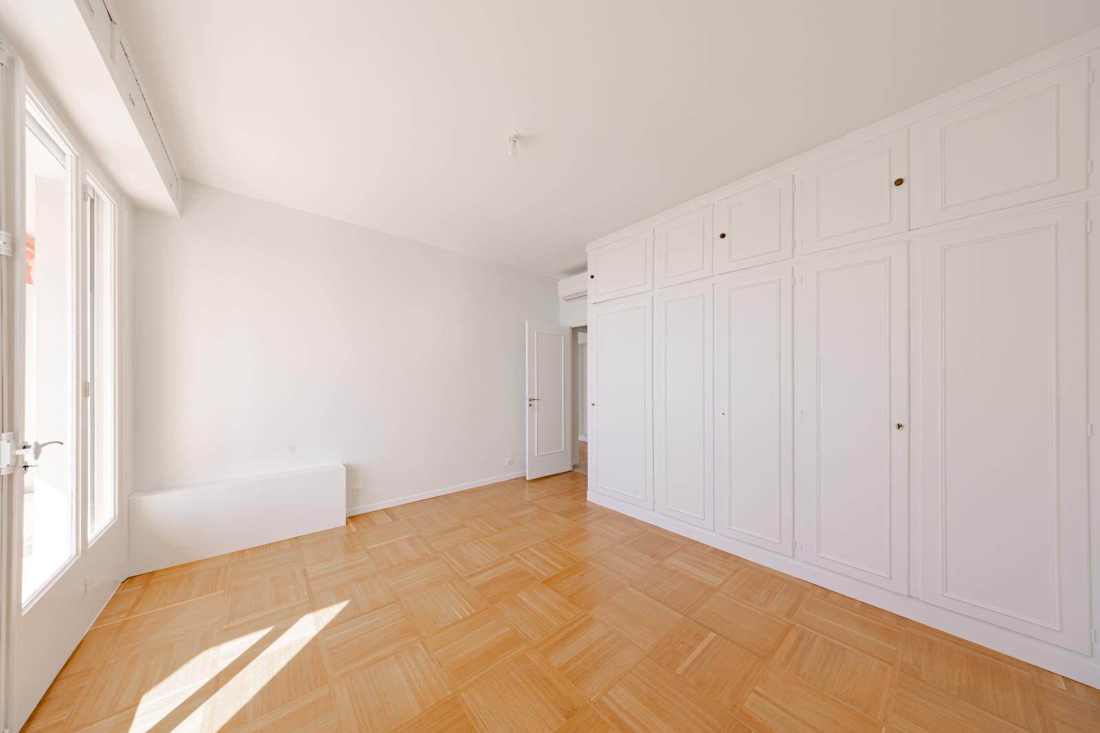 GRAND DEUX PIECES RÉNOVÉ AVEC VUE MER