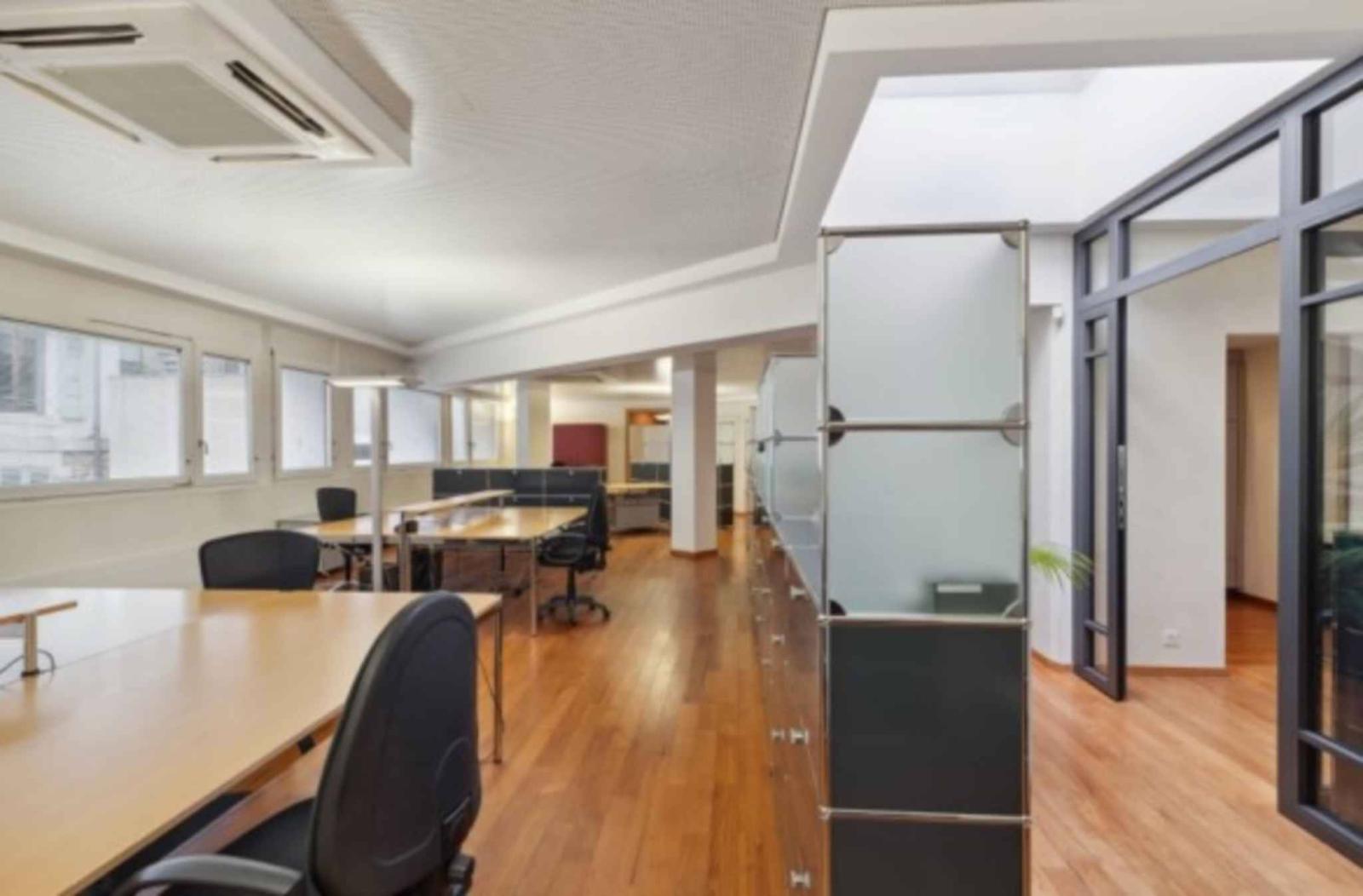 À vendre : Bureau PPE 150 m² – Proche des quais – Libre de tout occupant