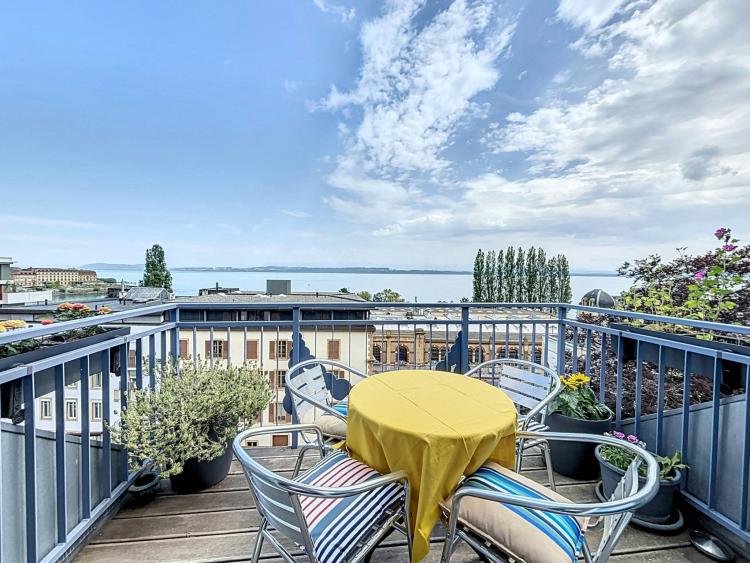 Duplex avec vue panoramique sur le lac et les Alpes