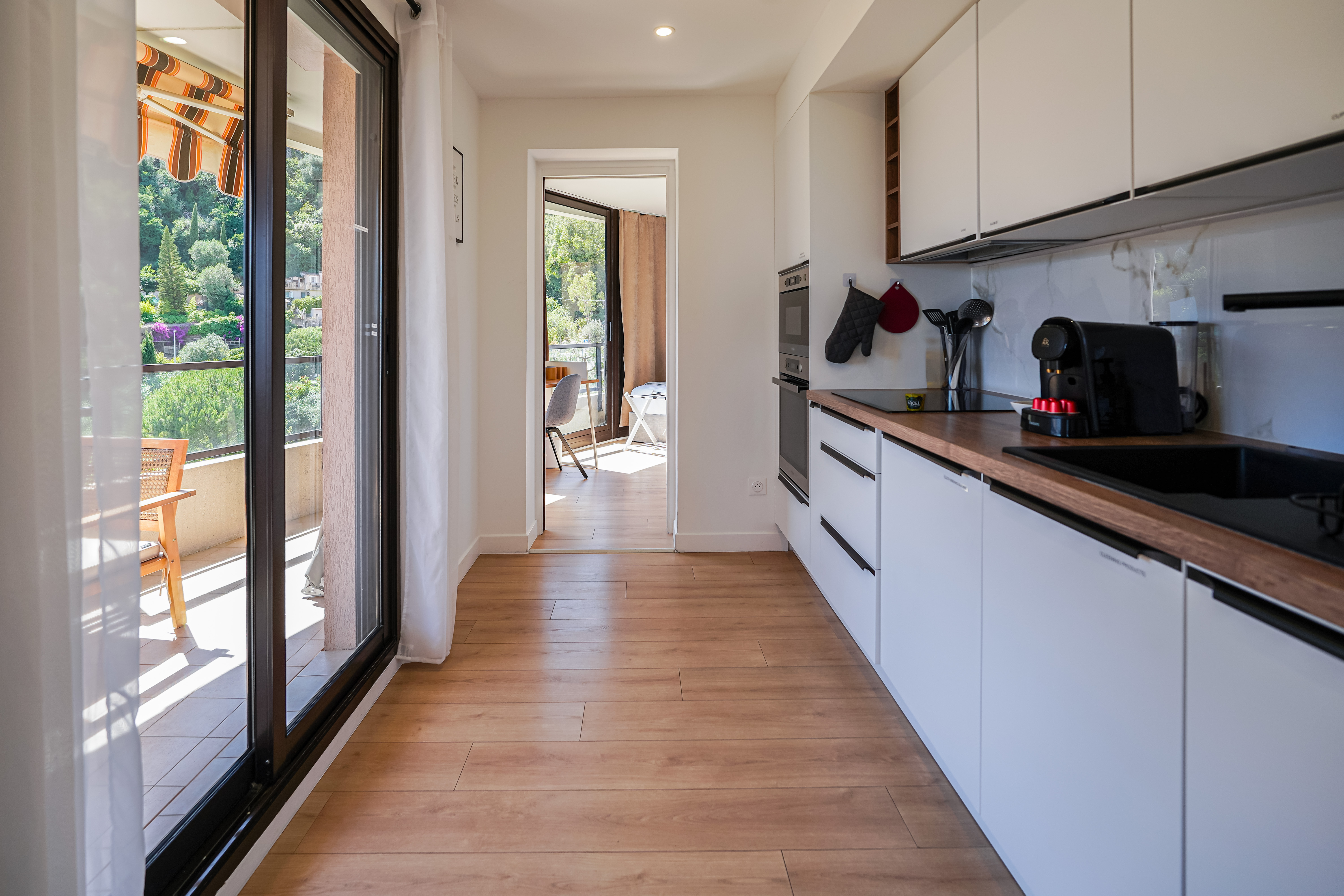 ieVqg_cuisine-beausoleil-valeri-agency-by-jm-barei-cap-d-ail.-1784273941.jpg
