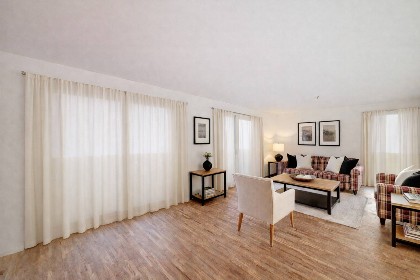 Appartement de 3.5 pièces neuf au rez-de-chaussée avec terrasse