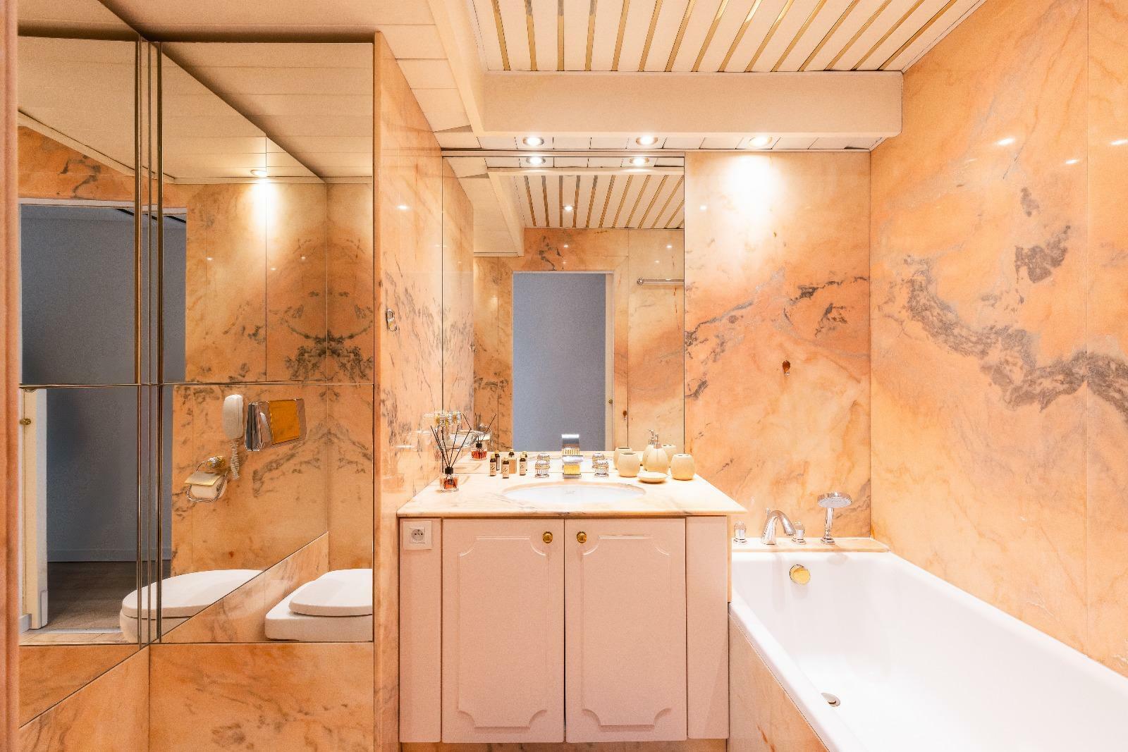 MIRABEAU : Spacieux 3 pièces à la vente