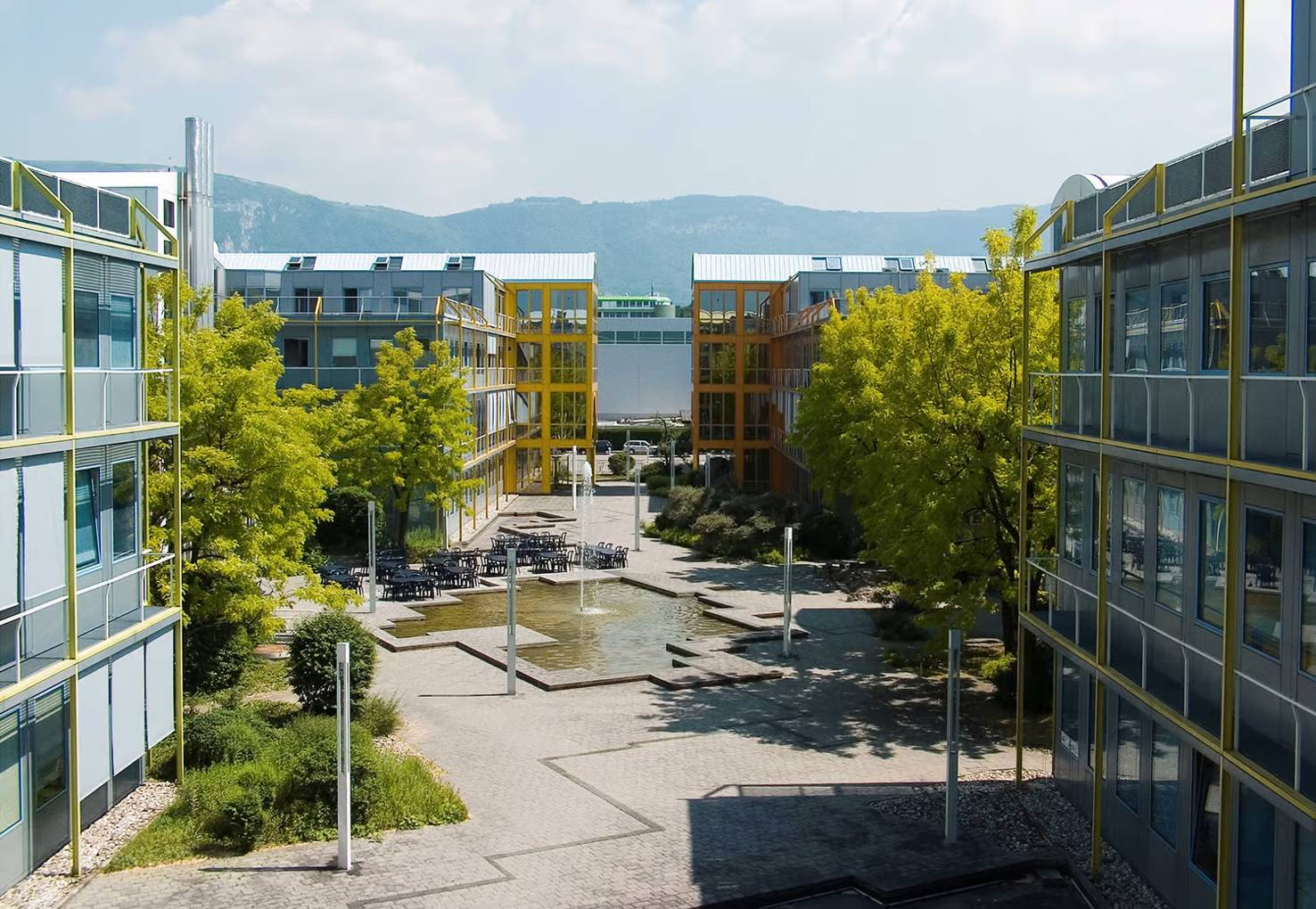 Plan-les-Ouates surface de 430 m2 avec une terrasse