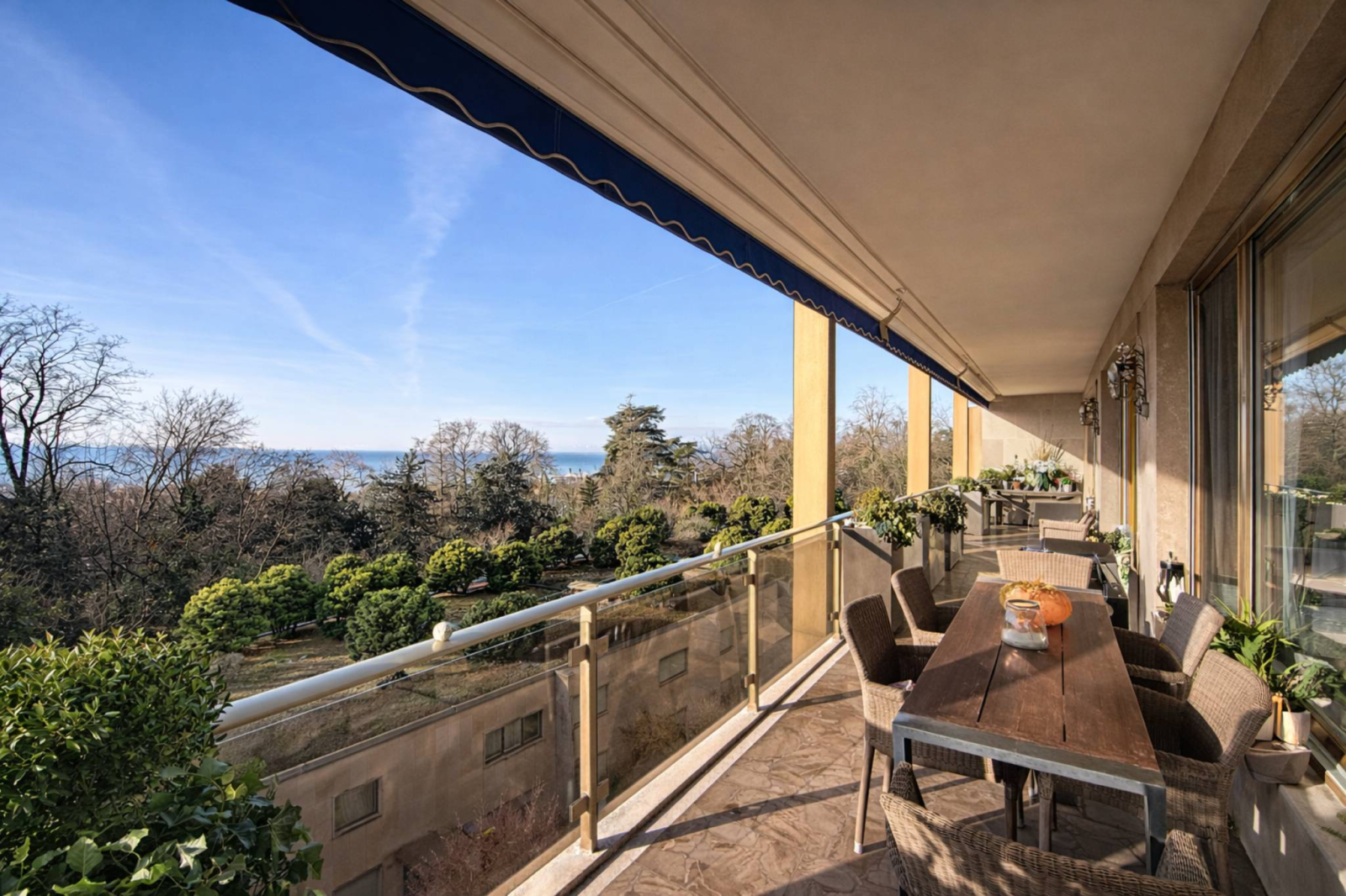 Au cœur de Ouchy, appartement de standing de 7 pièces avec vue sur le lac
