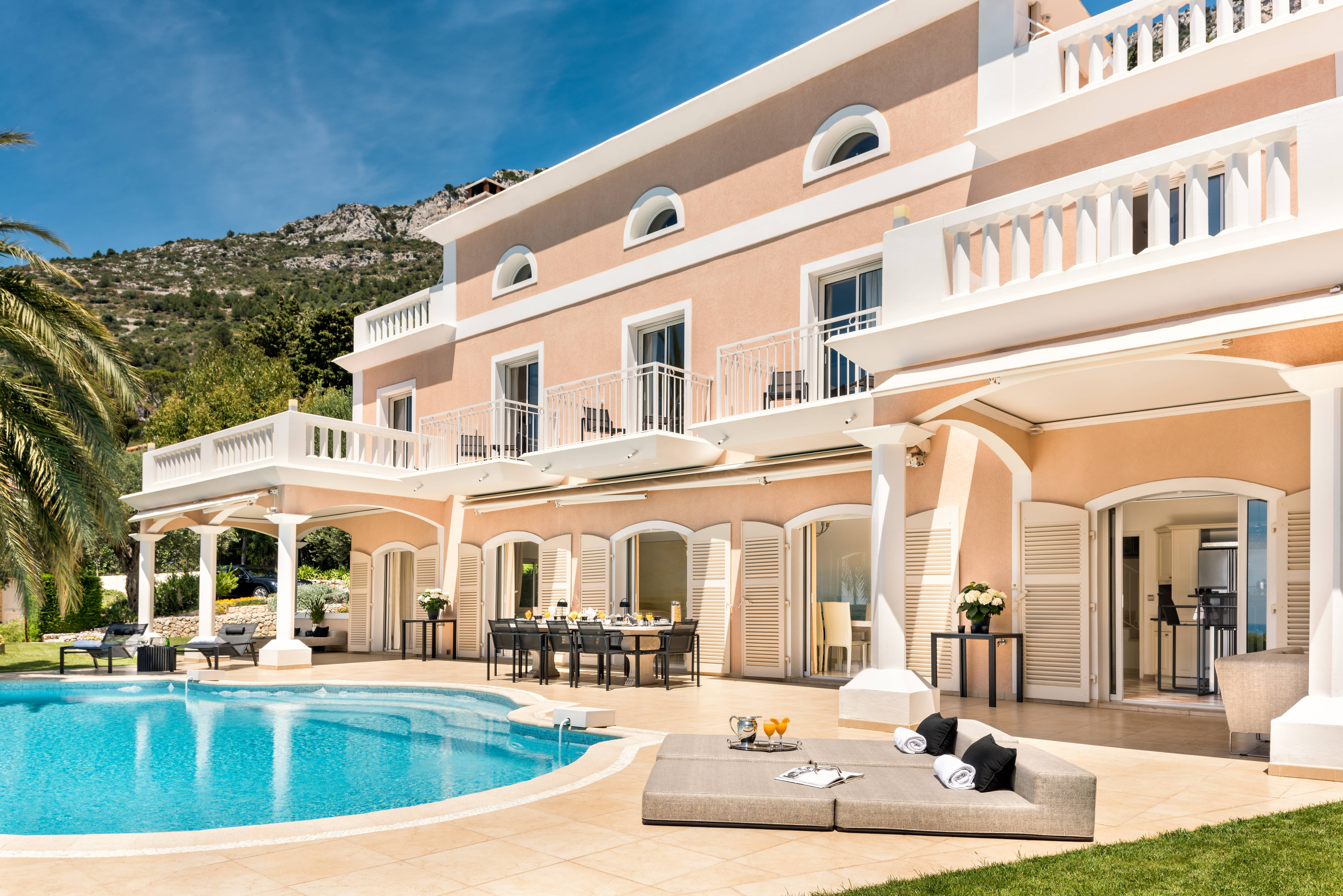 izPBj_villa-monaco-01-min-1646045252.jpg