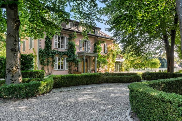 Propriété d'exception à deux pas du lac Léman