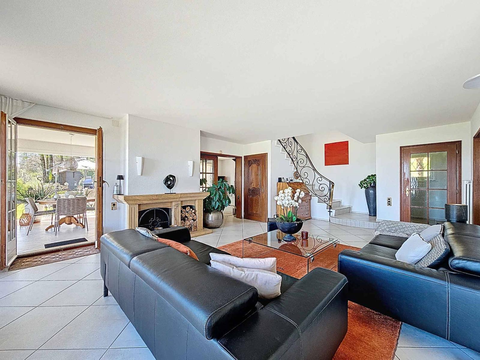 Villa de charme avec vue panoramique sur le lac de Neuchâtel