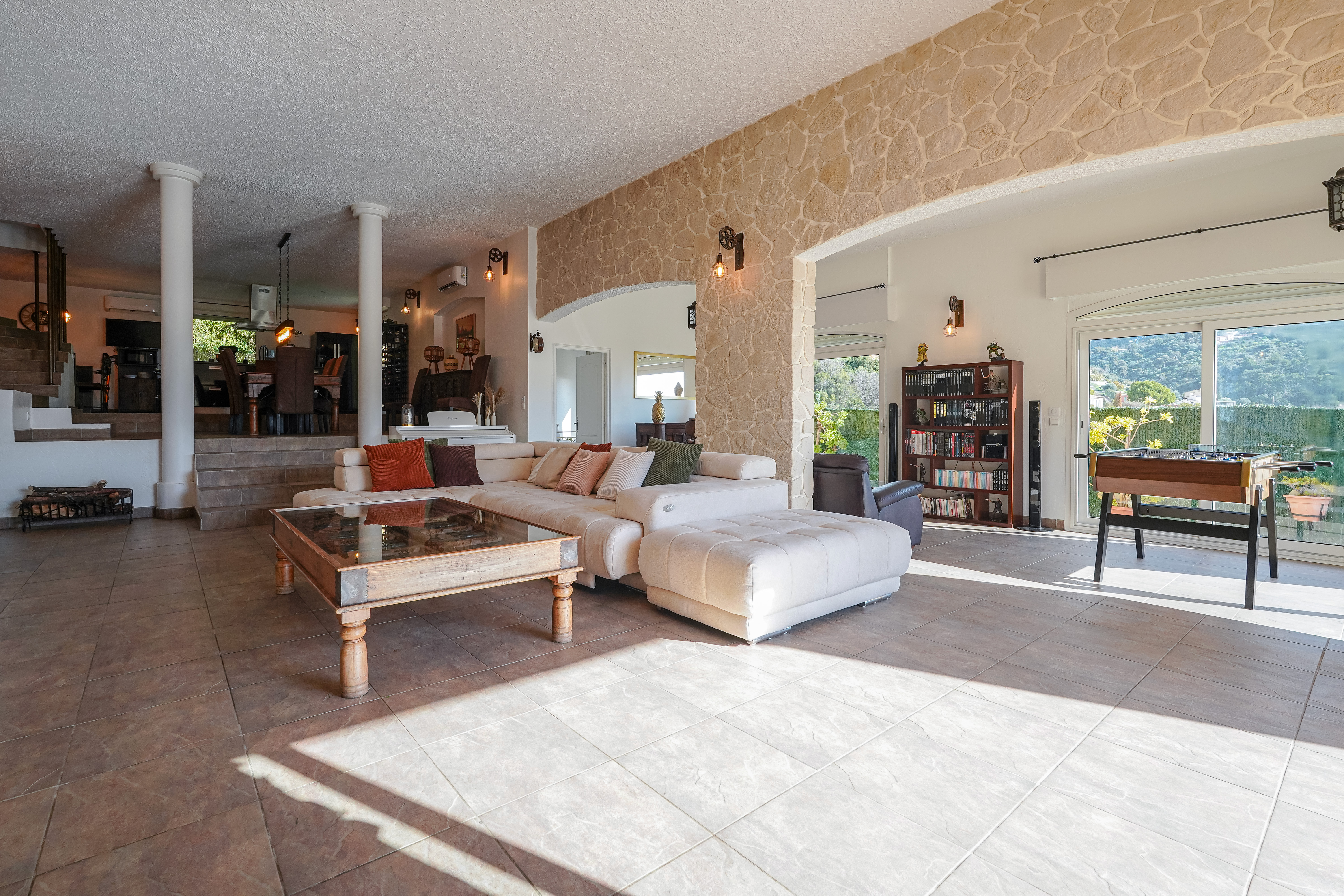 jHim7_se-jour-saint-laurent-d-eze-valeri-agency-by-jm-barei-1772527983.jpg