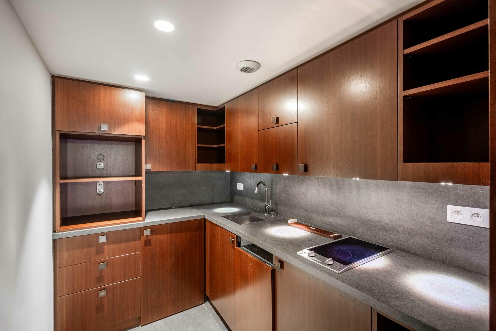 Villa del Sole : Bureaux Entièrement Rénovés