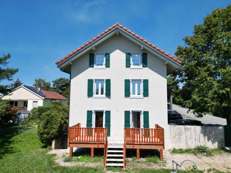 Triplex de 4.5 pièces - grand jardin et vue partielle sur lac