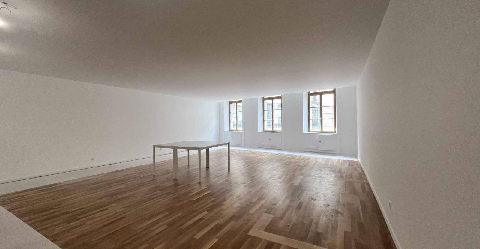 BUREAUX D’EXCEPTION DE 177 M² - RUE DE LA CROIX-D’OR