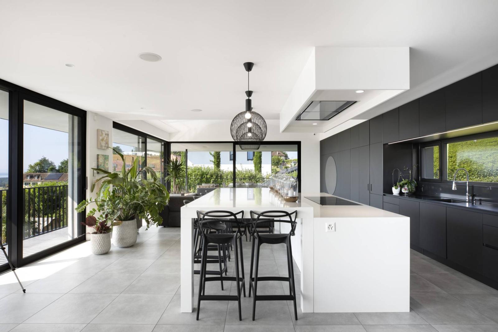 SPLENDIDE VILLA CONTEMPORAINE AVEC VUE