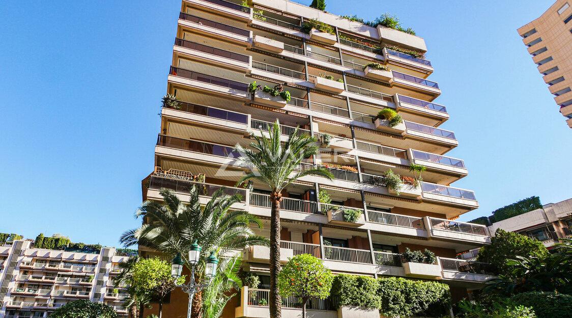 SPACIEUX APPARTEMENT ENTIEREMENT RESTRUCTURE