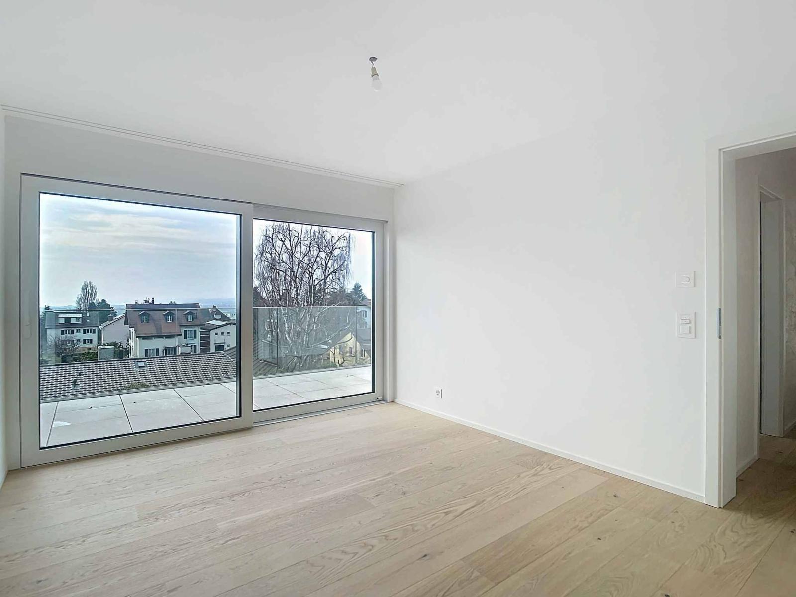 Attique MINERGIE neuf avec vue panoramique et petit jardin-potager