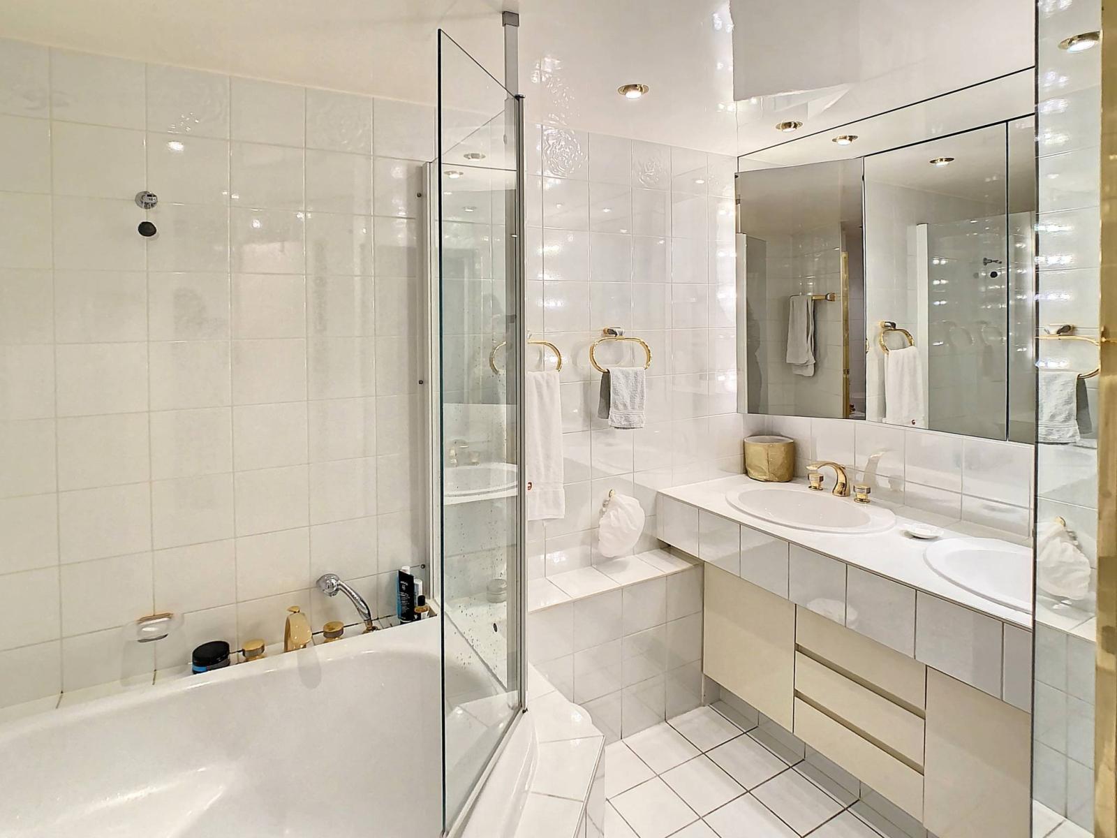 POUR INVESTISSEUR ! Magnifique pied-à-terre à deux pas des commodités