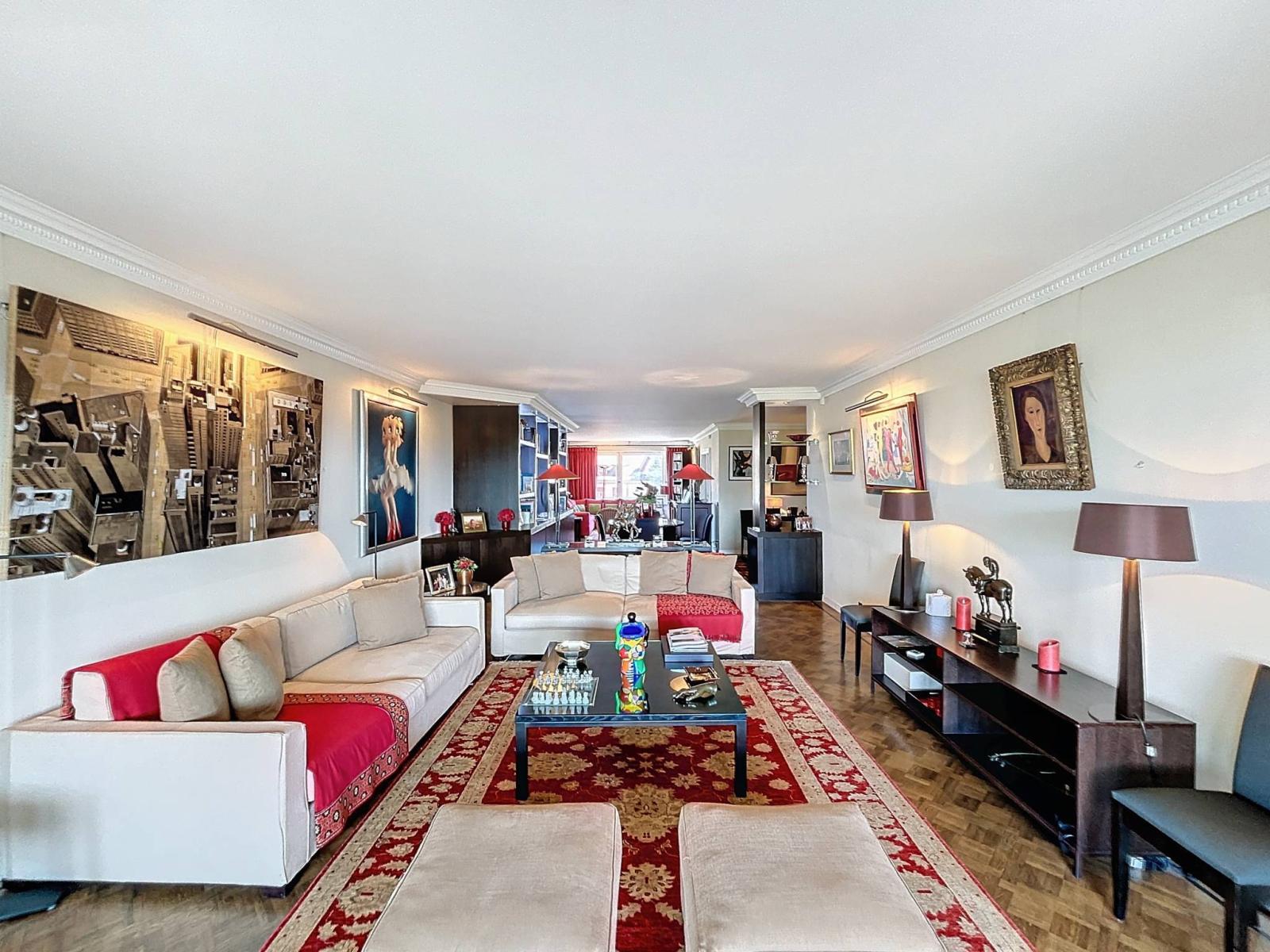 Au coeur de Champel, magnifique appartement traversant de 7.0 pièces