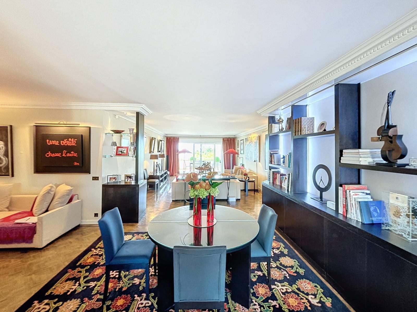 Au coeur de Champel, magnifique appartement traversant de 7.0 pièces