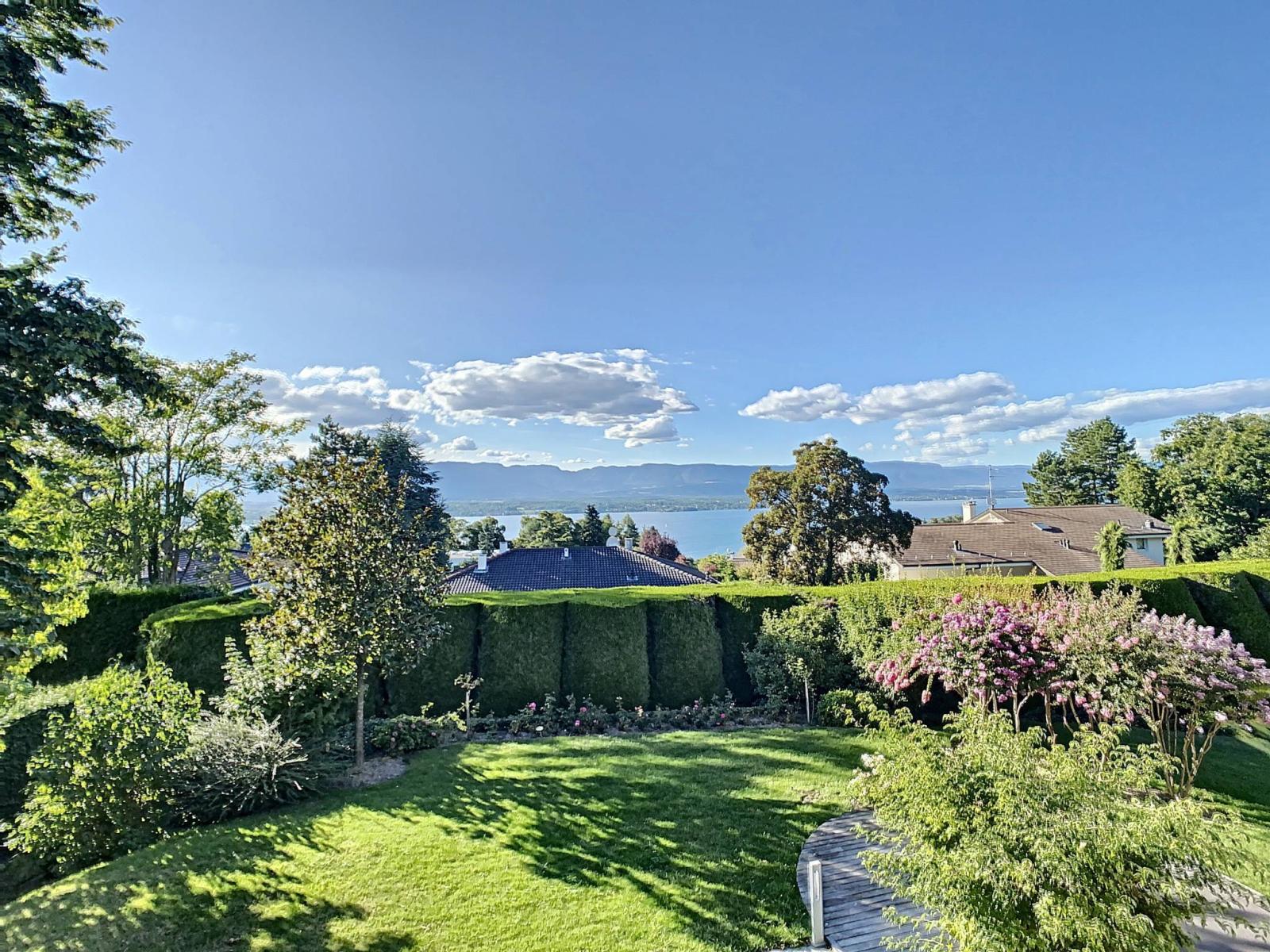 Charmante maison à rénover avec vue sur lac