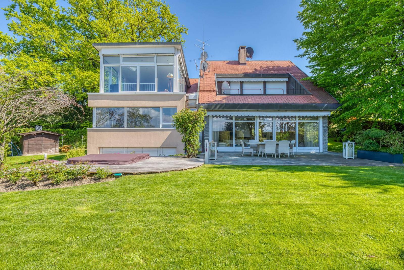 Charmante maison à rénover avec vue sur lac