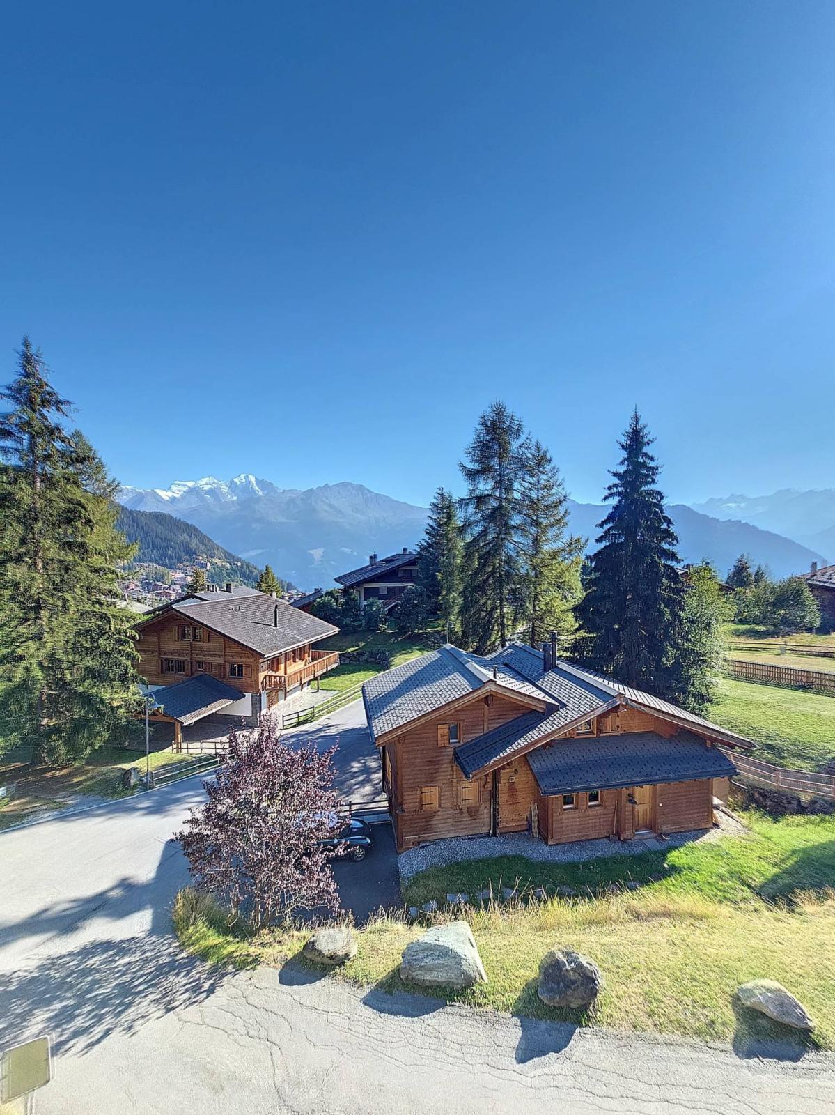 Magnifique Duplex | 4 Chambres Entièrement Rénové à Verbier!