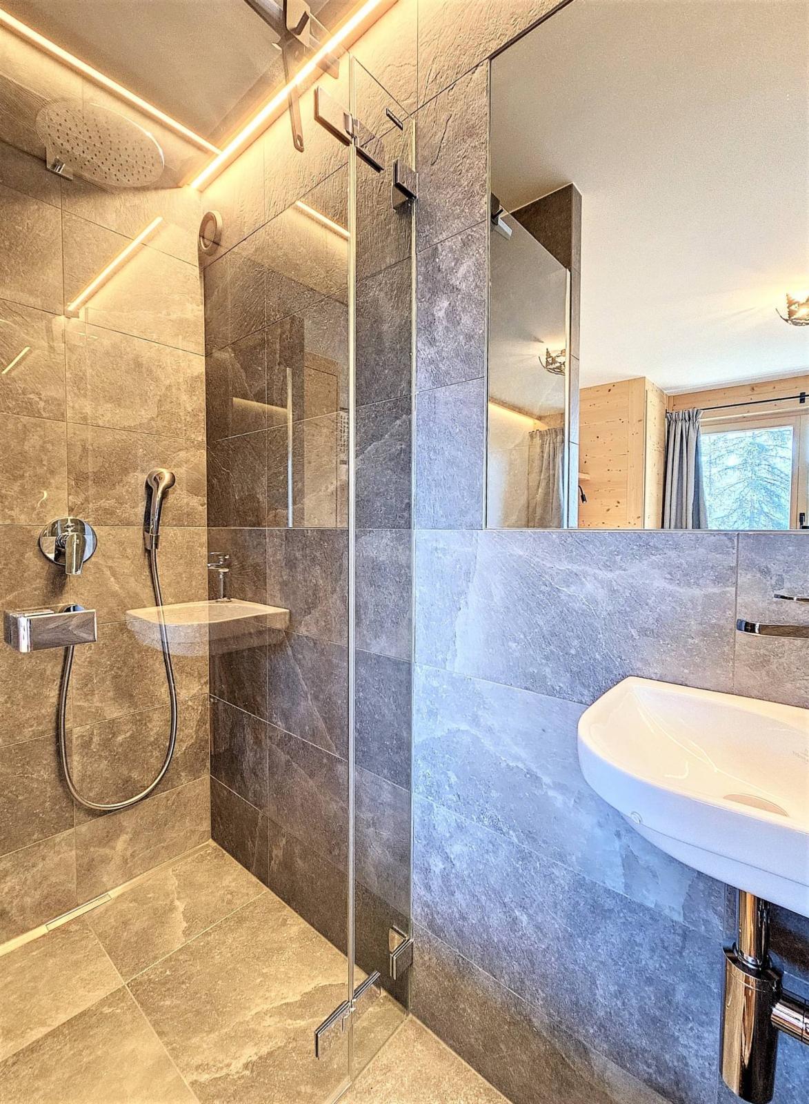 Magnifique Duplex | 4 Chambres Entièrement Rénové à Verbier!